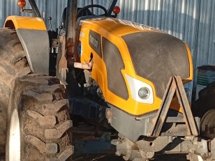 Tractor Valtra A990