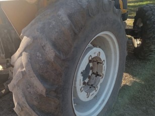 Tractor Valtra A990