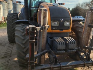 Tractor Valtra BT210