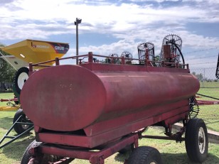 Acoplado Tanque 3000 lts. c/bomba