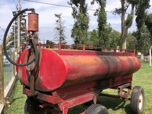 Acoplado Tanque 3000 lts. c/bomba