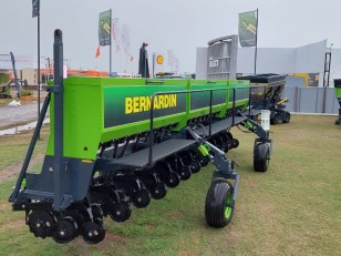 Fertilizadora Bernardin 2735