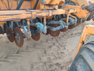 Sembradora Agrometal TX Mega 1352