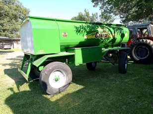 Acoplado tanque Conese 3000 lts