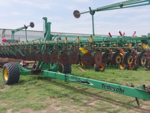 Sembradora Tedeschi Autotrailer de 20 a