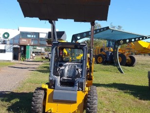 Minicargadora XCMG 740