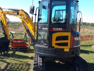 Miniexcavadora Yuchai YC35SR