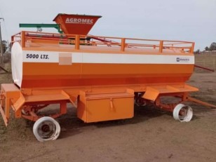 Acoplado tanque Mauro 5000 lts