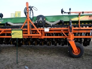 Sembradora Dumaire 820