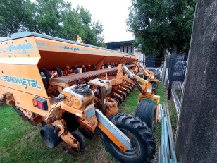 Sembradora Agrometal TX Mega 16 a 42
