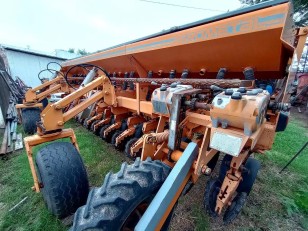 Sembradora Agrometal TX Mega 16 a 42