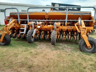 Sembradora Agrometal TX Mega 16 a 35
