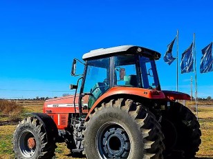 Tractor Massey Ferguson 680 ADV