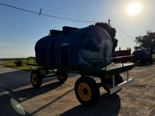 Acoplado tanque 8000 lts