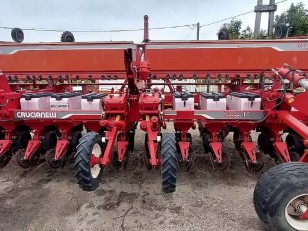 Sembradora Crucianelli Gringa V de 14 a 