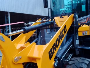 Pala Cargadora Bronco CG926A