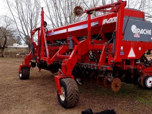 Sembradora Apache 54000