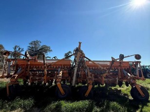 Sembradora Agrometal TX Mega 16 a 52