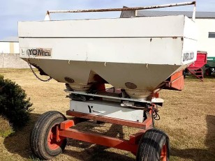 Fertilizadora de arrastre Usada Yomel CO