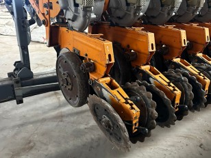 SEMBRADORA AGROMETAL PIVOT I