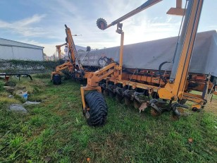 Sembradora Agrometal TX Mega 2235