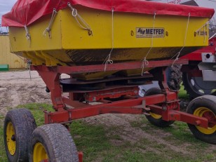 FERTILIZADORA METFER.