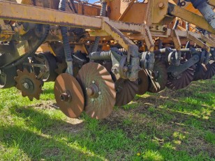 SEMBRADORA AGROMETAL TX 12 A 52 MECANICA