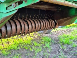 Rotoenfardadora John Deere 467