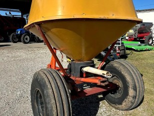 fertilizadora Tanzi 1500 lts