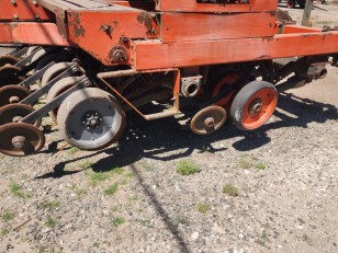 Sembradora Usada Tanzi 4300 de 24 a 19,5