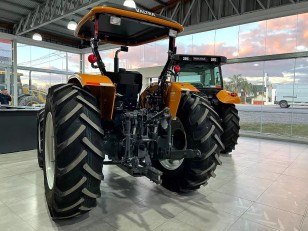 Tractor Valtra A 750