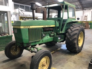 Tractor John Deere 3530