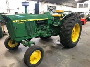 Tractor John Deere 2420