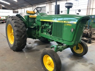 Tractor John Deere 2420