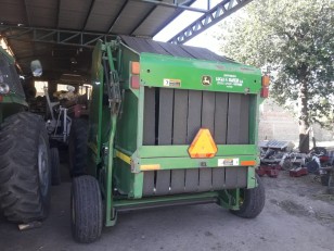 Rotoenfardadora John Deere 567