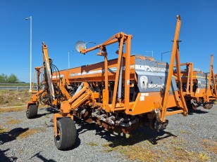 Sembradora Agrometal TX Mega 2235