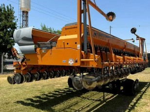 Sembradora Agrometal TX Pivot 2042