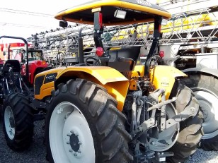 Tractor Valtra A850