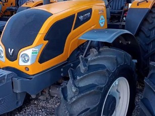 Tractor Valtra A990