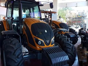 Tractor Valtra A124