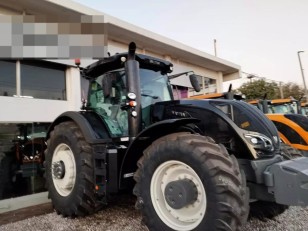 Tractor Valtra S374