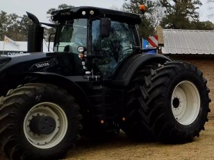 Tractor Valtra S374