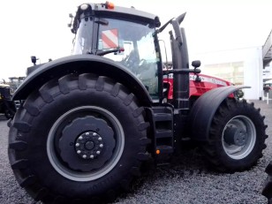 Tractor Massey Ferguson 8735S