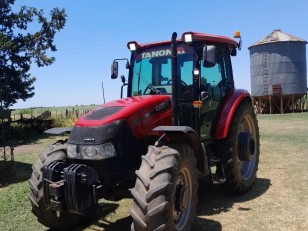 Tractor CASE IH Farmall 110 JX