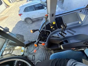 Tractor New Holland TM 7020