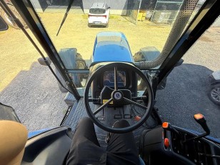 Tractor New Holland TM 7020