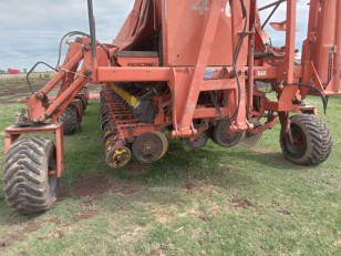 Sembradora F440 de 4919