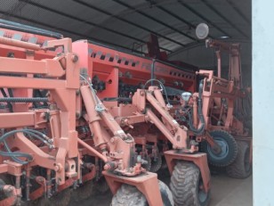 Sembradora Fercam F440 4117