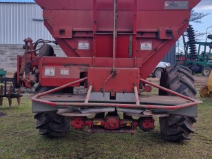 FERTILIZADORA SYRA 7500