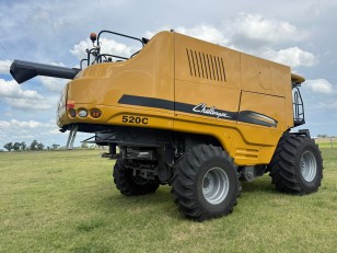 Cosechadora Challenger 520 año 2022